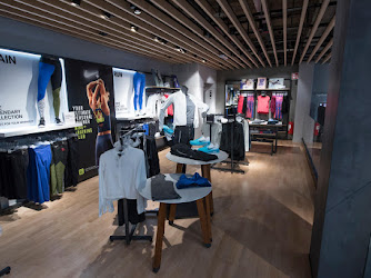 Nike Store Gallerian