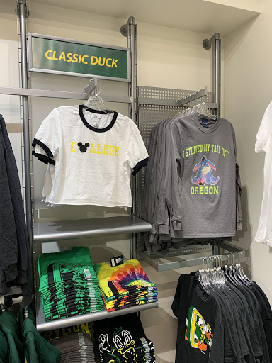 Book Store «The Duck Store - Campus», reviews and photos, 895 E 13th Ave, Eugene, OR 97401, USA