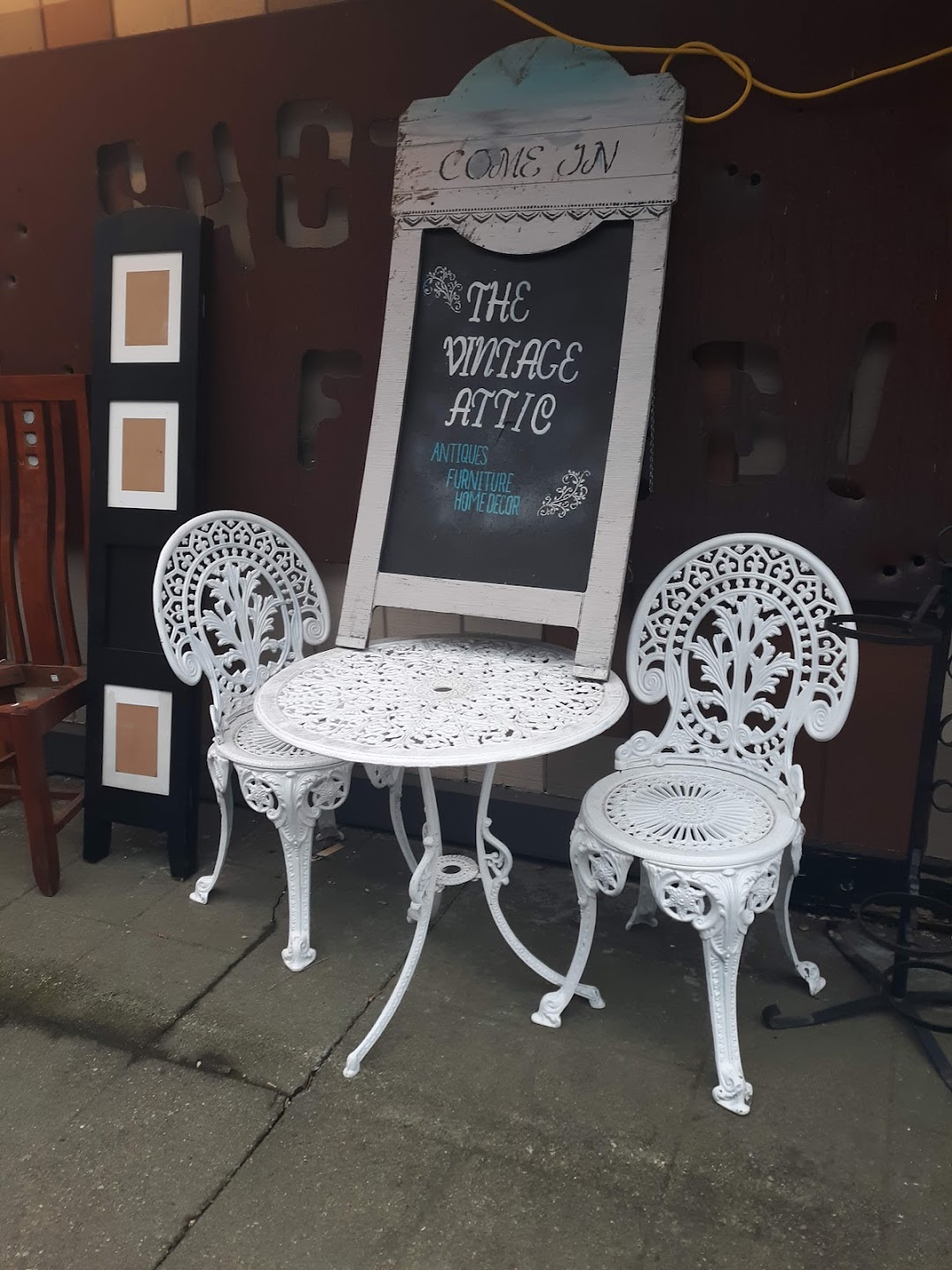 The Vintage Attic Biutique