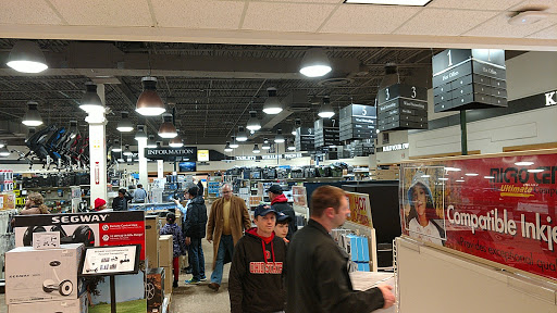 Electronics Store «Micro Center», reviews and photos, 747 Bethel Rd, Columbus, OH 43214, USA