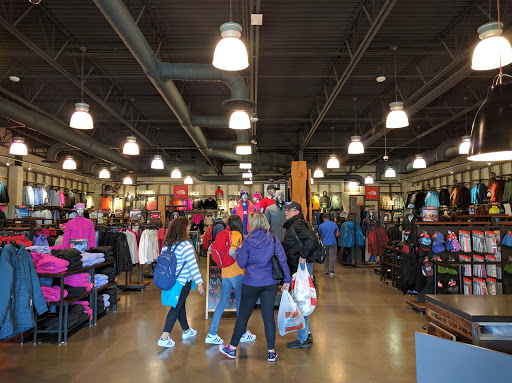 Clothing Store «The North Face Outlet», reviews and photos, 8225 Vineland Ave, Orlando, FL 32831, USA