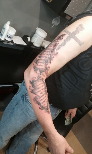 Body Piercing Shop «Black Lotus Custom Tattoos & Body Piercing», reviews and photos, N5006 State Rd 35, Onalaska, WI 54650, USA