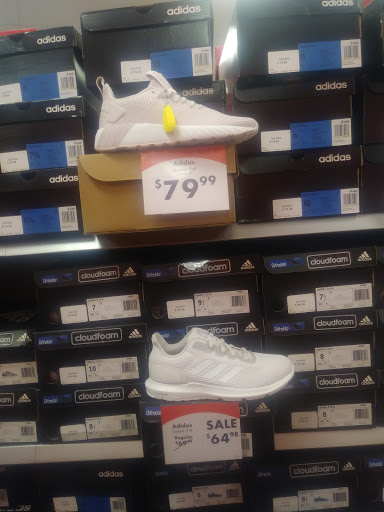 Shoe Store «Shoe Carnival», reviews and photos, 65 S 69th St, Upper Darby, PA 19082, USA