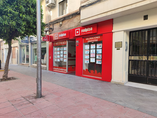 Agencias de bienes inmuebles comerciales en Sevilla de 2024
