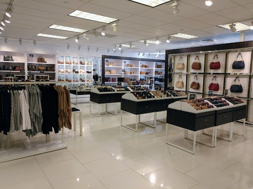 Fashion Accessories Store «Michael Kors», reviews and photos, 5709 Richmond Rd #58, Williamsburg, VA 23188, USA