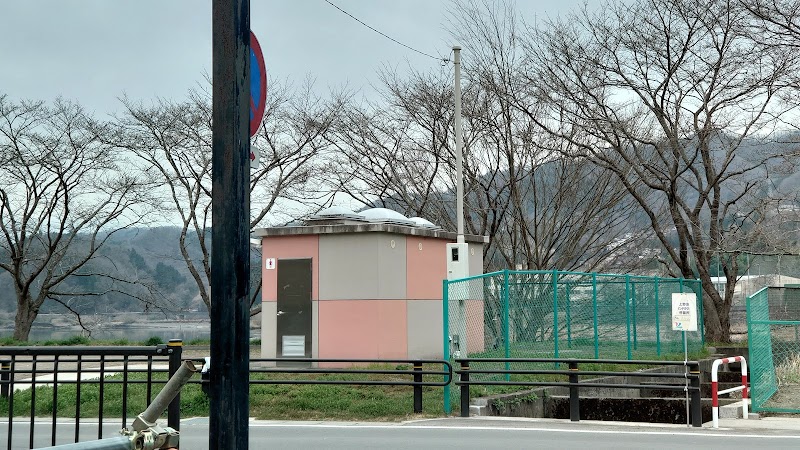 桂川河川新田公衆トイレ