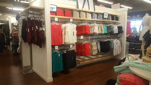 Clothing Store «Gap Outlet», reviews and photos, 8225 Vineland Ave, Orlando, FL 32821, USA