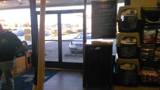 Pet Supply Store «Mud Bay», reviews and photos, 10245 SE 240th St, Kent, WA 98031, USA