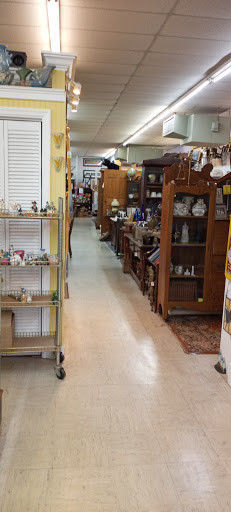 Antique Store «Madison Markets ~ Antiques & Interiors», reviews and photos, 144 Academy St, Madison, GA 30650, USA