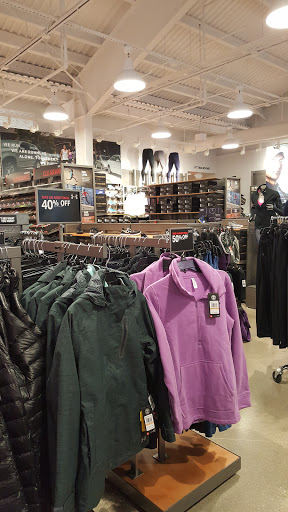 Clothing Store «Under Armour Factory House», reviews and photos, 3026 Outlet Dr, Edinburgh, IN 46124, USA