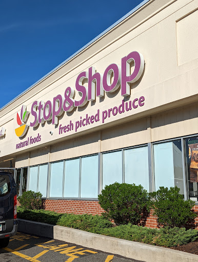 Grocery Store «Stop & Shop», reviews and photos, 105 Alewife Brook Pkwy, Somerville, MA 02144, USA