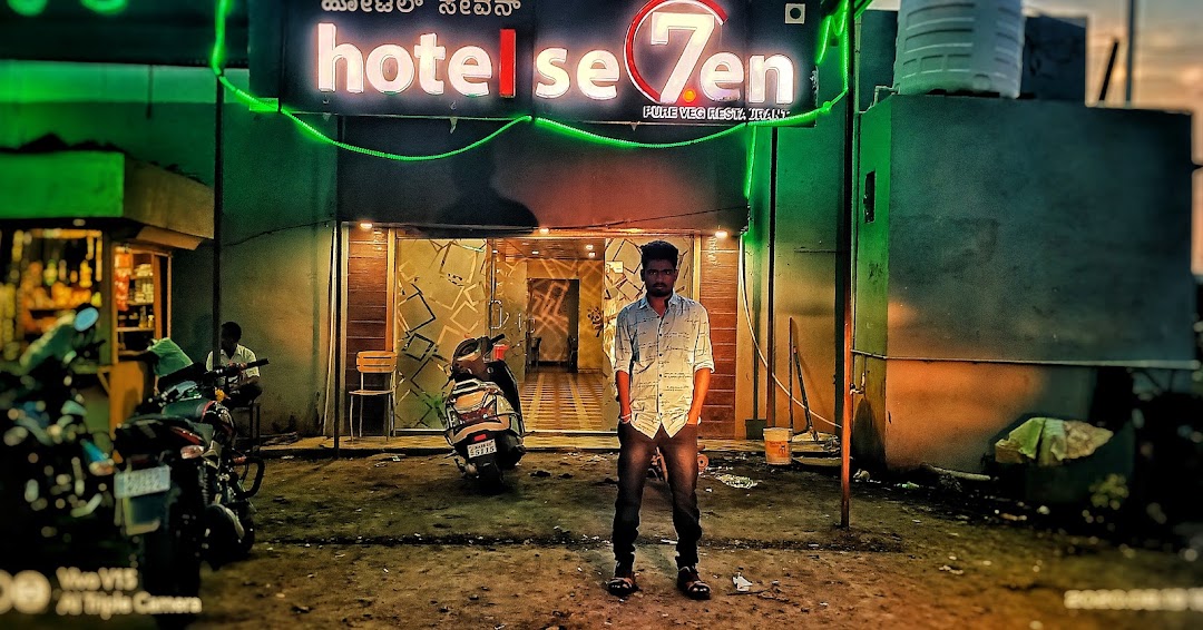 Hotel Seven