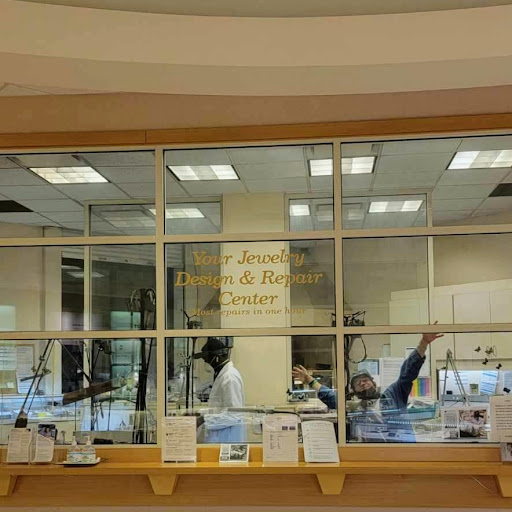 Jewelry Store «Jared The Galleria of Jewelry», reviews and photos, 184 NJ-35, Eatontown, NJ 07724, USA