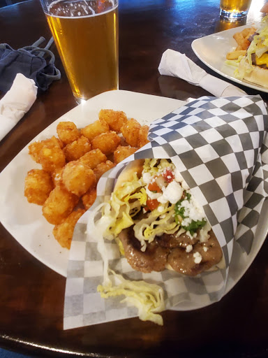 Sports Bar «Stadiums Sports Bar», reviews and photos, 16065 SE McLoughlin Blvd, Oak Grove, OR 97267, USA