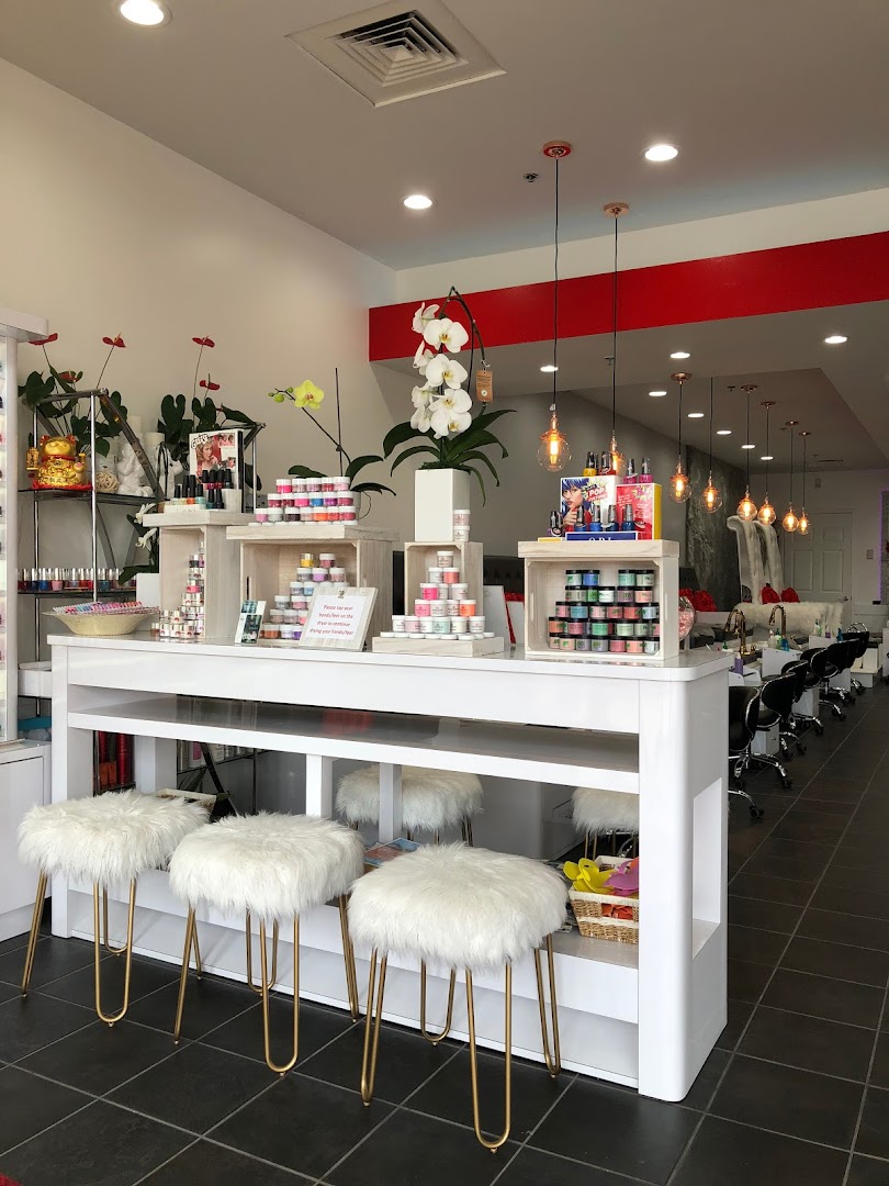 ManiLuxx Organic Nails and Day Spa