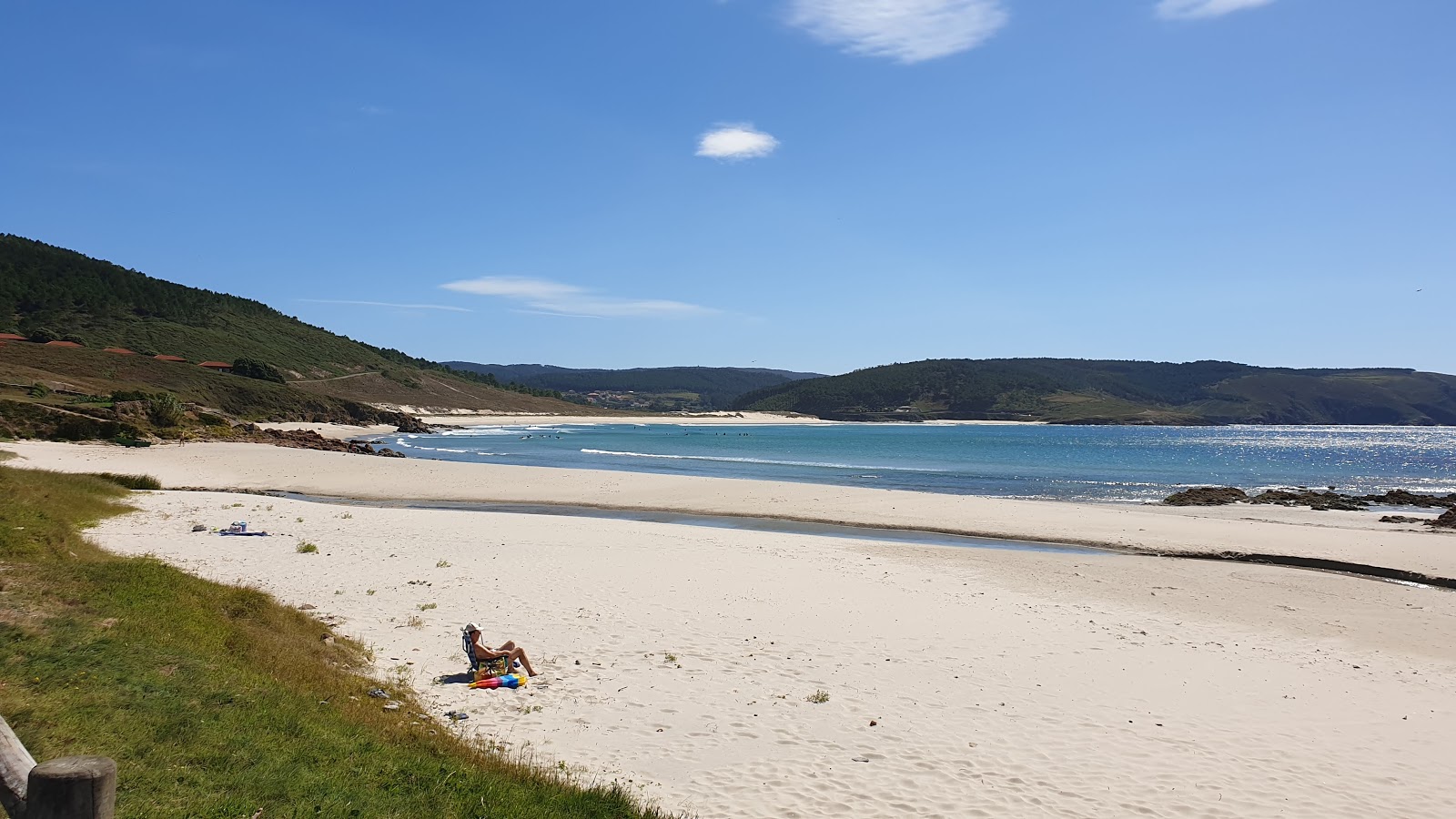 Valokuva Praia de Neminaista. ja asutus