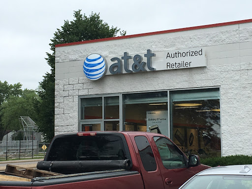 Cell Phone Store «AT&T Authorized Retailer», reviews and photos, 5101 36th Ave N, Crystal, MN 55422, USA