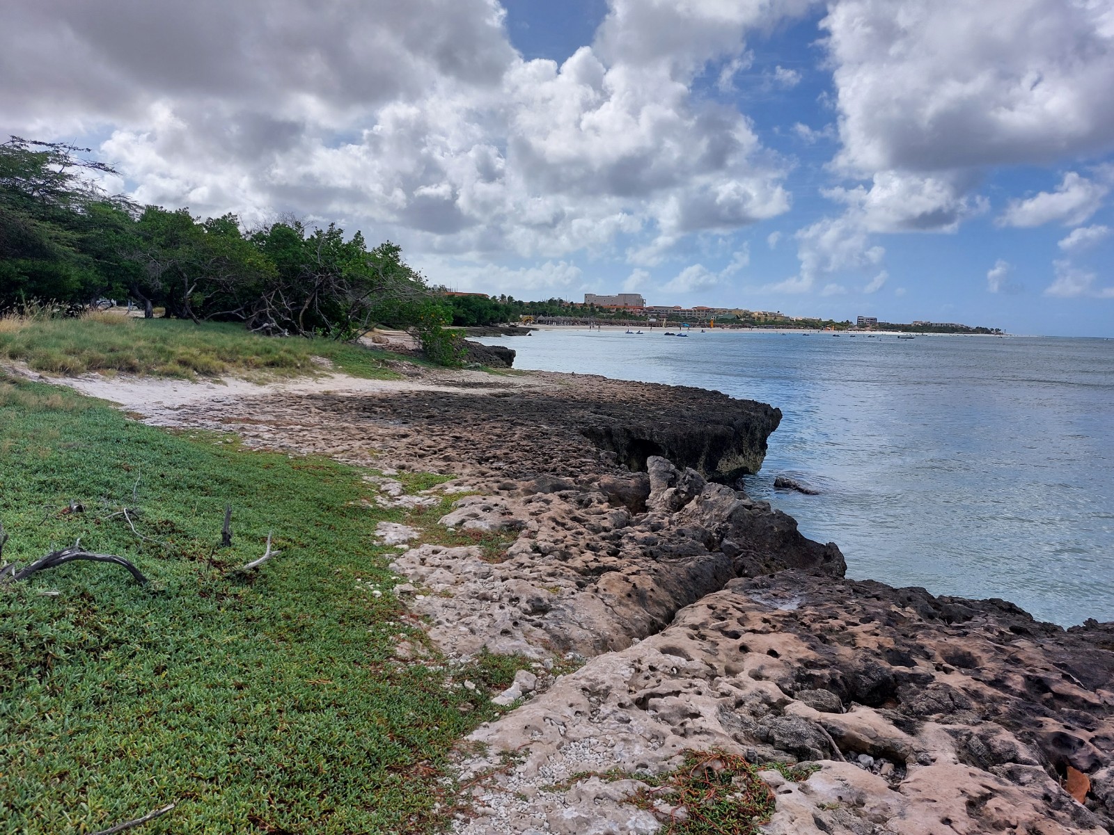 Foto van Blue Residences beach en de nederzetting