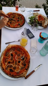 Pizza du Restaurant français Aux Pieds dans l'Eau à Rochetaillée-sur-Saône - n°7