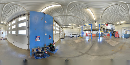 Used Car Dealer «Wayne Hall Chrysler Jeep Dodge», reviews and photos, 507 E Main St, Anamosa, IA 52205, USA