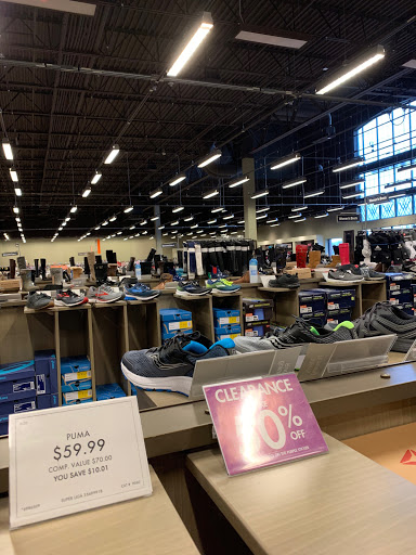 Shoe Store «DSW Designer Shoe Warehouse», reviews and photos, 17100 Southcenter Pkwy, Tukwila, WA 98188, USA