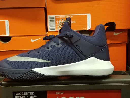 Sporting Goods Store «Nike Factory Store», reviews and photos, 2200 Petaluma Blvd N #100, Petaluma, CA 94952, USA