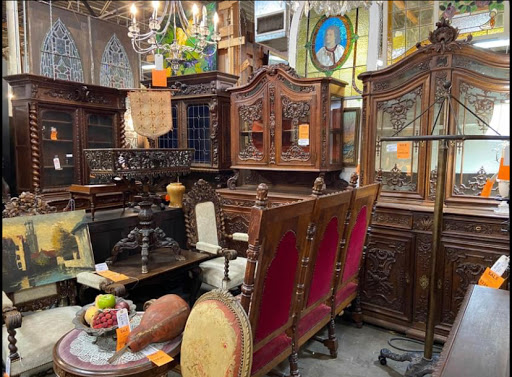 Antique Furniture Store «Lots of Furniture Antiques Warehouse», reviews and photos, 910 N Riverfront Blvd, Dallas, TX 75207, USA