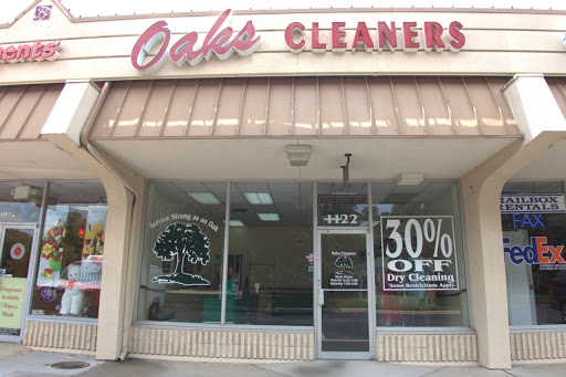 Dry Cleaner «Oaks Cleaners», reviews and photos, 1122 N Fielder Rd, Arlington, TX 76012, USA