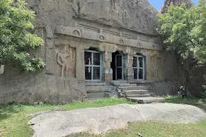 Sathrumalleswaram Rockcut Temple, Dhalavanur image