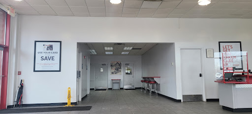 Tire Shop «Discount Tire Store - Saint Paul, MN», reviews and photos, 1350 University Ave W, St Paul, MN 55104, USA