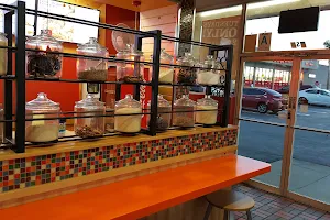 Popeyes Louisiana Kitchen image