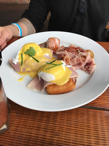 Barber Shop «High & Tight Barbershop», reviews and photos, 2701 Main St #180/190, Dallas, TX 75226, USA