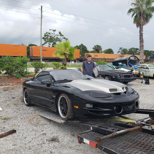 Auto Glass Shop «Glades Repair Collision & Body», reviews and photos, 425 NW Ave L, Belle Glade, FL 33430, USA