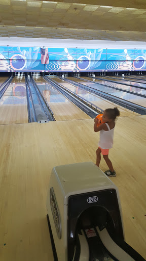 Bowling Alley «Town N Country Lanes», reviews and photos, 1100 S Wayne Rd, Westland, MI 48186, USA