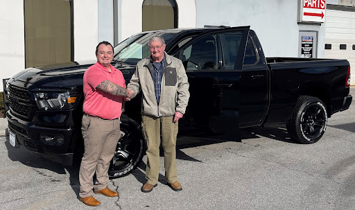 Jeep Dealer «Marlow Motor Company», reviews and photos, 707 N Commerce Ave, Front Royal, VA 22630, USA