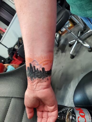 Tattoo Shop «2 Chairs Tattoo», reviews and photos, 5032 Lemmon Ave, Dallas, TX 75209, USA