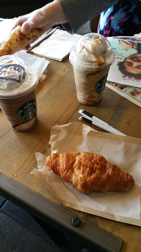 Coffee Shop «Starbucks», reviews and photos, 3350 NW U.S. 101, Lincoln City, OR 97367, USA