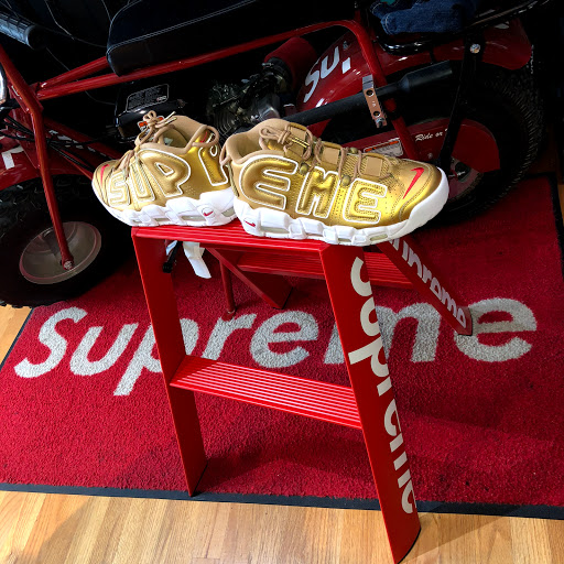 Thrift Store «Lucky Dog Clothing», reviews and photos, 8201 Greenwood Ave N, Seattle, WA 98103, USA