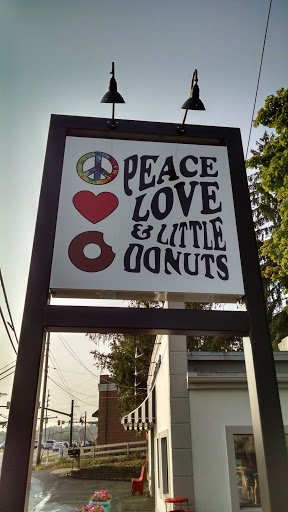 Donut Shop «Peace, Love and Little Donuts of Wexford», reviews and photos, 11915 Perry Hwy, Wexford, PA 15090, USA