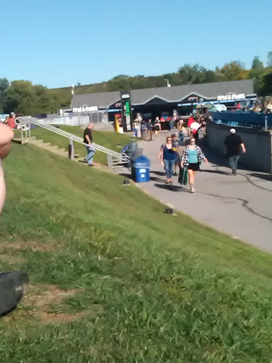 Live Music Venue «Hollywood Casino Amphitheatre - St. Louis», reviews and photos, 14141 Riverport Dr, Maryland Heights, MO 63043, USA