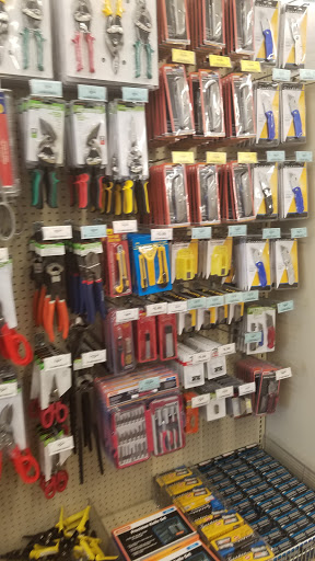 Hardware Store «Harbor Freight Tools», reviews and photos, 2418 Commercial Way, Spring Hill, FL 34606, USA