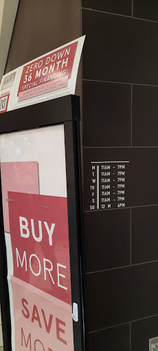 Jewelry Store «Kay Jewelers», reviews and photos, 147 St Clair Square, Fairview Heights, IL 62208, USA