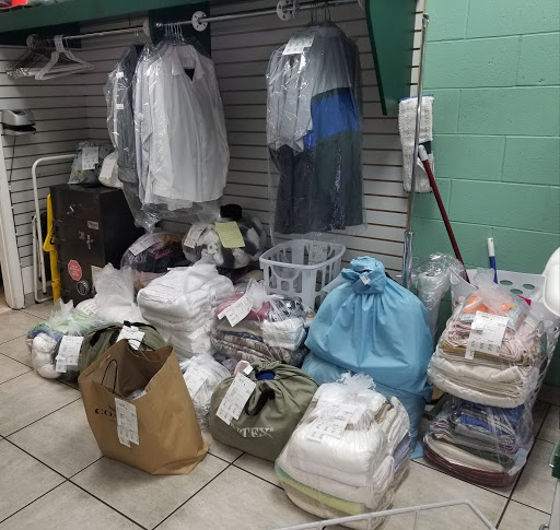 Laundromat «Hillsborough Coin Laundry», reviews and photos, 3016 W Hillsborough Ave, Tampa, FL 33614, USA