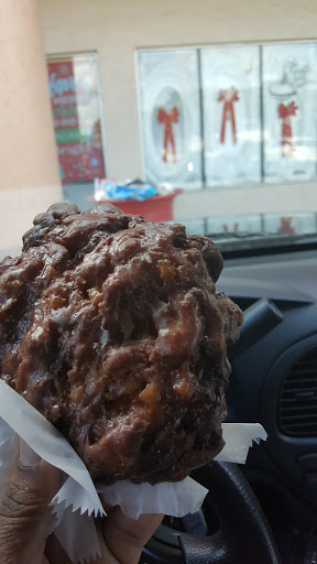 Donut Shop «Mojo Donuts», reviews and photos, 7906 Pines Blvd, Hollywood, FL 33024, USA