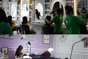 Starlet salon image