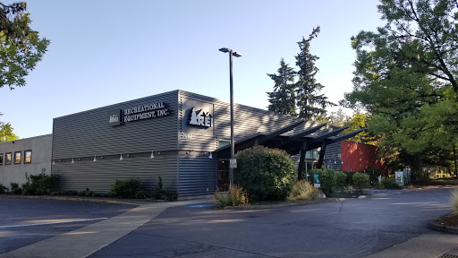 Camping Store «REI», reviews and photos, 7410 SW Bridgeport Rd, Tigard, OR 97224, USA