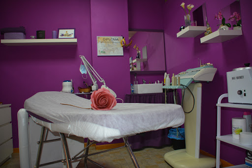 CENTRO ESTÉTICA C & F en Carranque, Toledo
