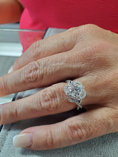 Lori & Co Jewelers, 11228 SW Hwy, Palos Hills, IL 60465, USA, 