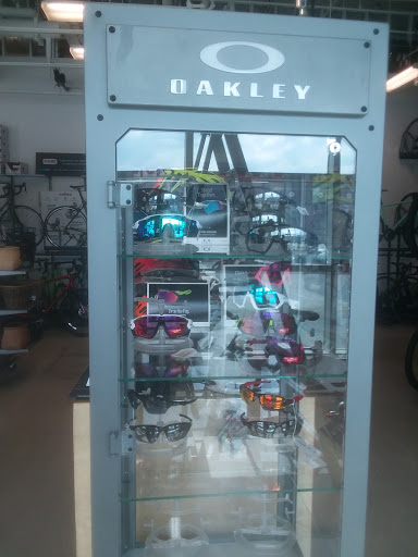 Bicycle Store «The Bicycle Planet», reviews and photos, 340 Robbins Ln, Syosset, NY 11791, USA