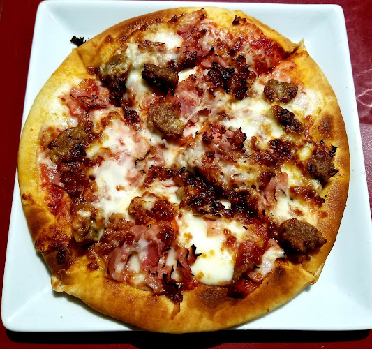 #8 best pizza place in Gatlinburg - Mountain Edge Grill